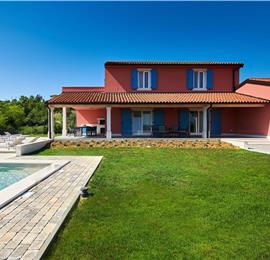 4-Bedroom Villa with Pool and Countryside Views near Oprtalj, Istria, Sleeps 8-10